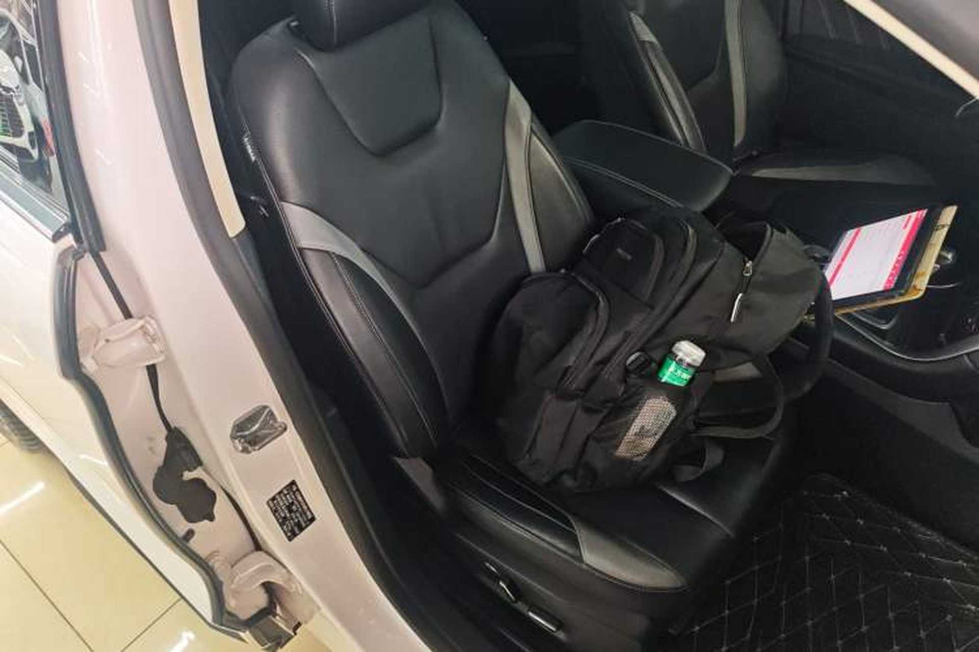 Used Ford Edge 2015 2.7T GTDi 4x4 Sporty 7-Seater Right Front Seat