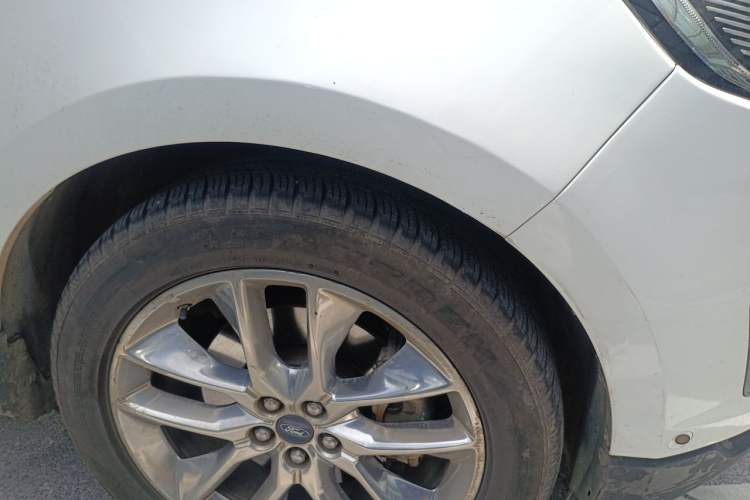 Used Ford Edge 2015 2.7T GTDi 4x4 Prestige 7-Seater Right Front Wheel Hub
