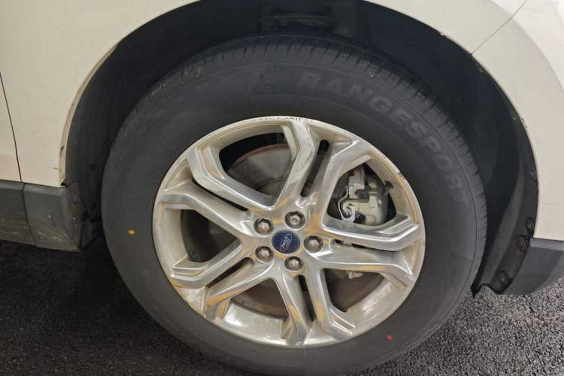 Used Ford Edge 2015 2.0T GTDi 4x4 High-Grade Model Right Front Wheel Hub