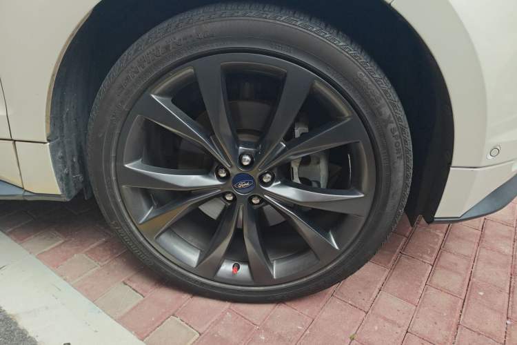 Used Ford Edge 2015 2.7T GTDi 4x4 Sporty 7-Seater Right Front Wheel Hub