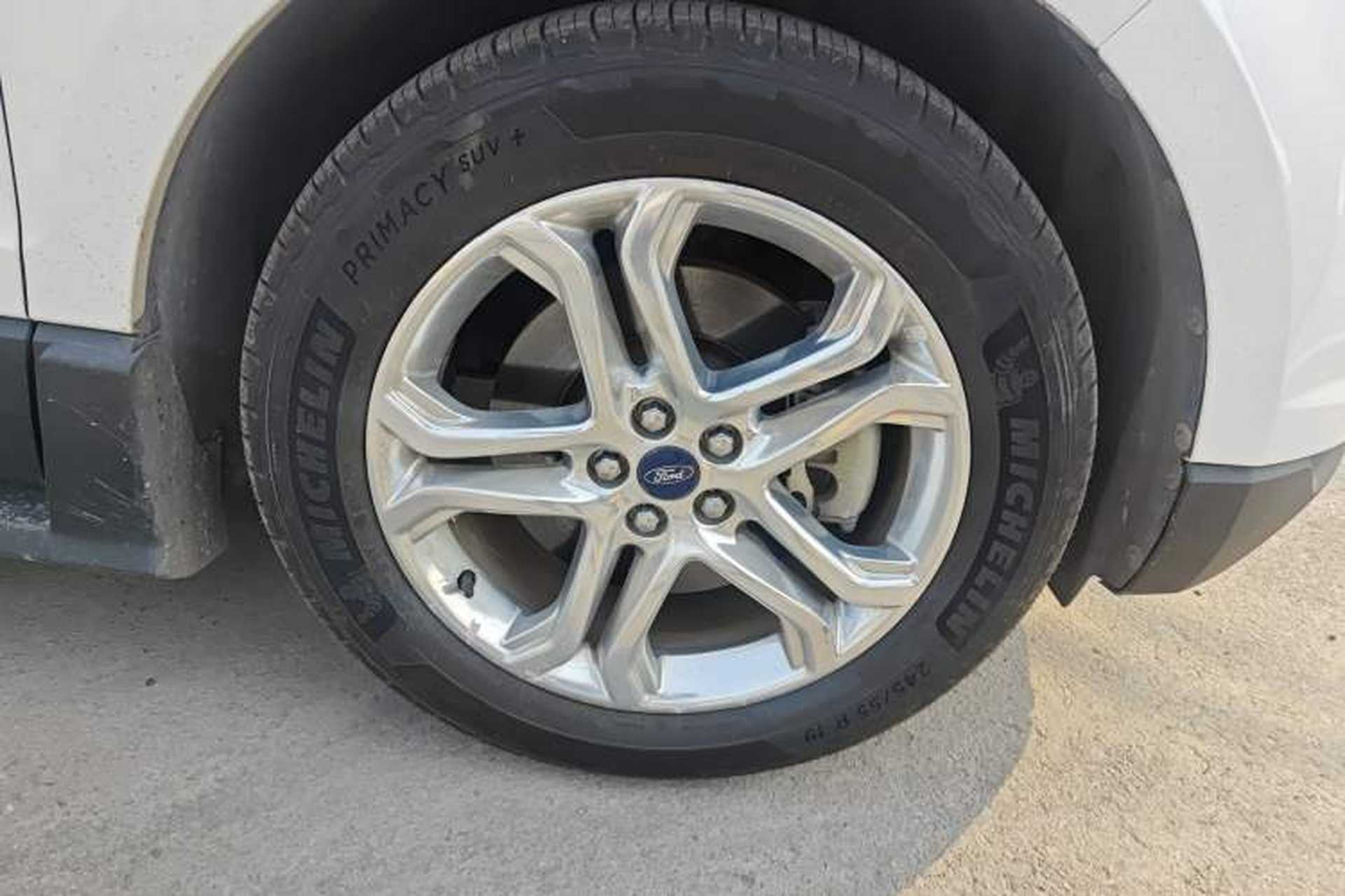 Used Ford Edge 2015 2.0T GTDi Two-Wheel-Drive High-Line Version Right Front Wheel Hub