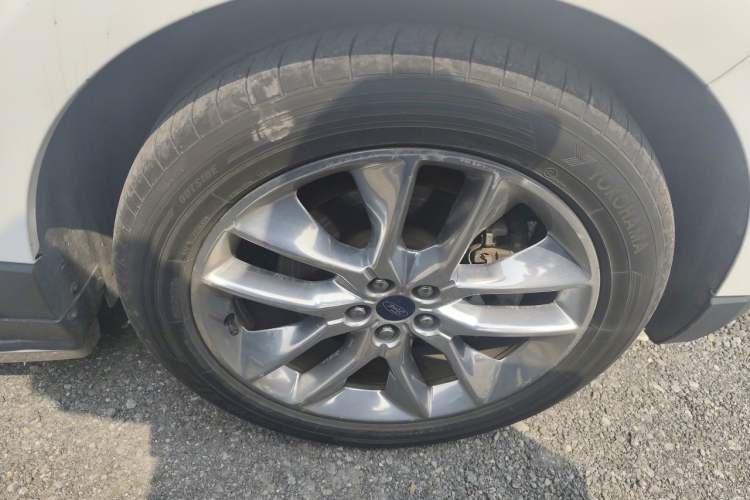 Used Ford Edge 2015 2.0T GTDi Four-Wheel Drive Prestige Model Right Front Wheel Hub