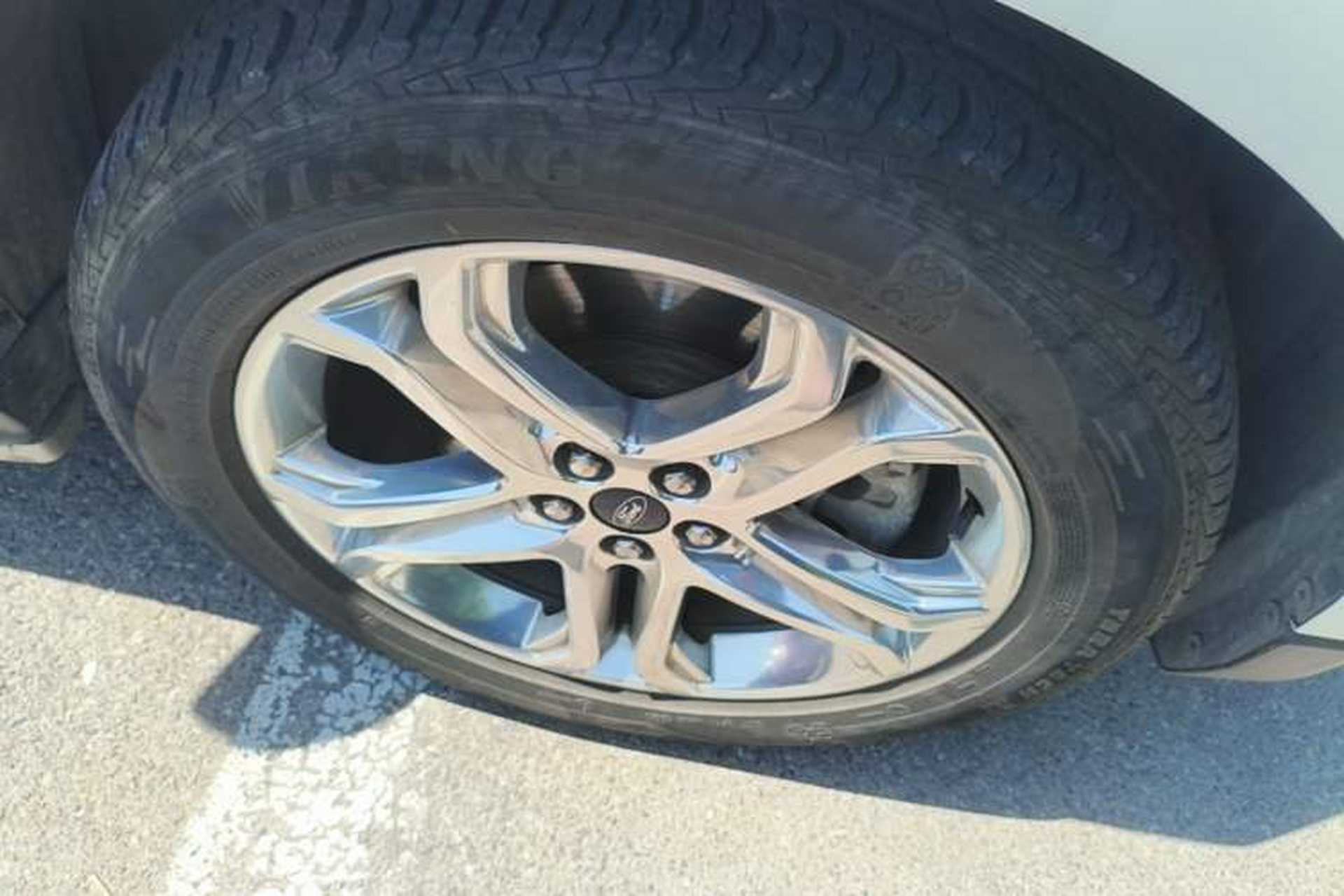 Used Ford Edge 2015 2.0T GTDi 4x4 High-Grade Model Right Front Wheel Hub