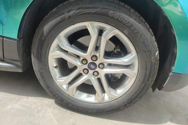 Used Ford Edge 2015 2.0T GTDi Two-Wheel-Drive High-Line Version Right Front Wheel Hub