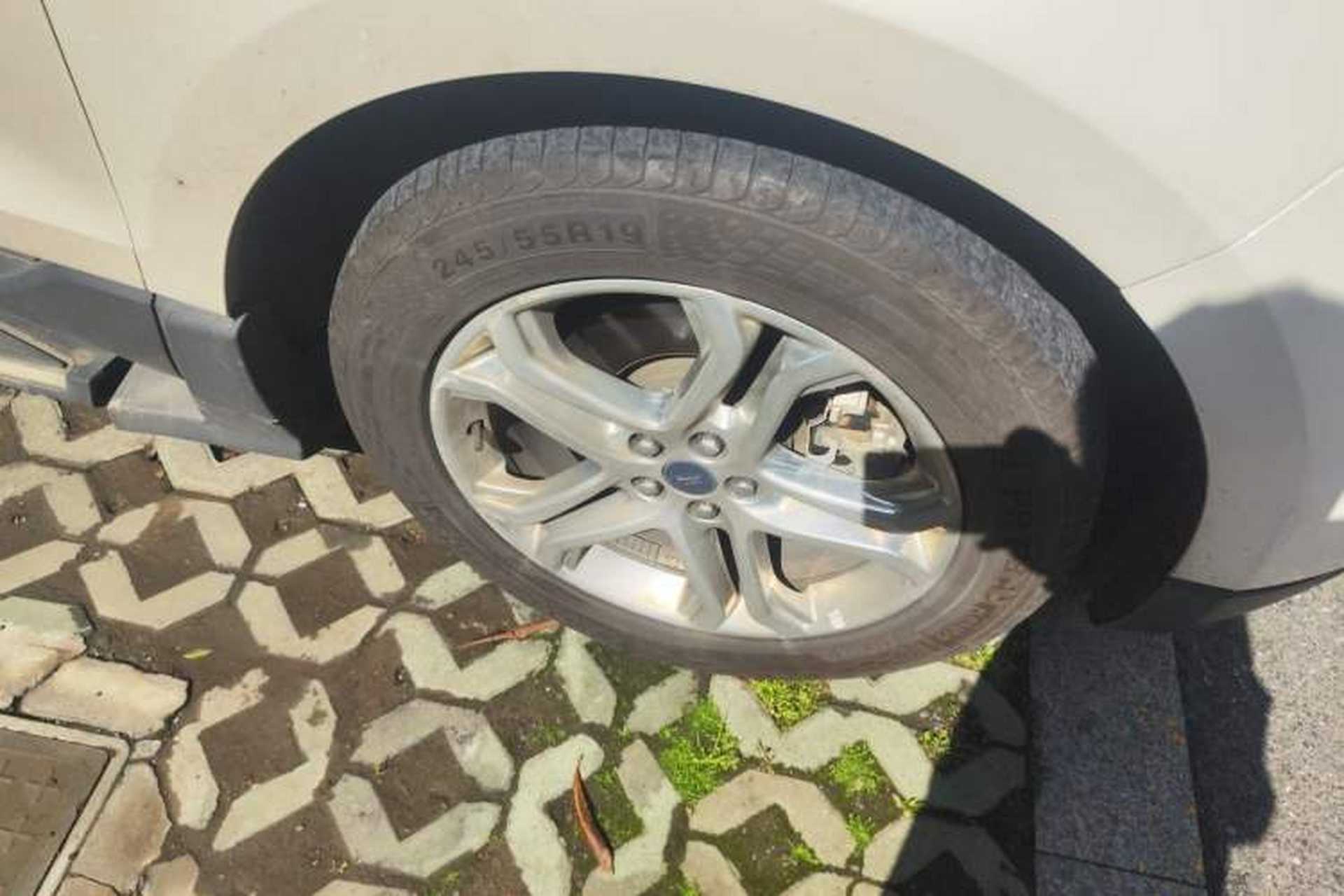 Used Ford Edge 2015 2.0T GTDi Two-Wheel-Drive High-Line Version Right Front Wheel Hub