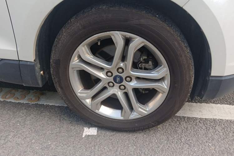 Used Ford Edge 2015 2.0T GTDi 4x4 High-Grade Model Right Front Wheel Hub