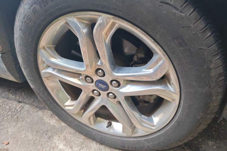 Used Ford Edge 2015 2.0T GTDi 4x4 High-Grade Model Right Front Wheel Hub