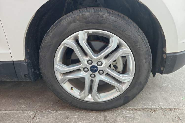 Used Ford Edge 2015 2.0T GTDi Two-Wheel-Drive High-Line Version Right Front Wheel Hub