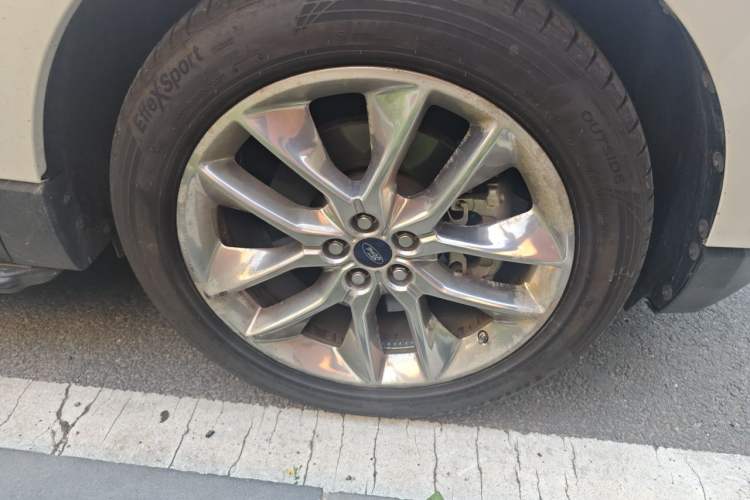 Used Ford Edge 2015 2.0T GTDi Four-Wheel Drive Prestige Model Right Front Wheel Hub