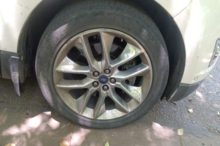 Used Ford Edge 2015 2.7T GTDi 4x4 Prestige 7-Seater Right Front Wheel Hub