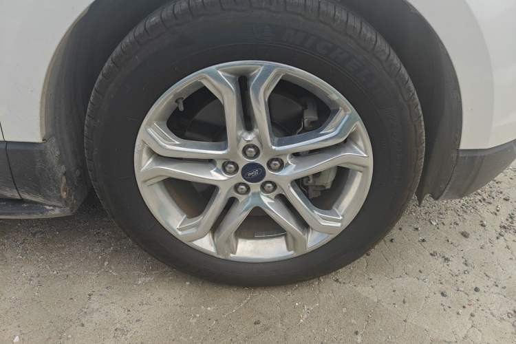 Used Ford Edge 2015 2.0T GTDi Two-Wheel-Drive High-Line Version Right Front Wheel Hub