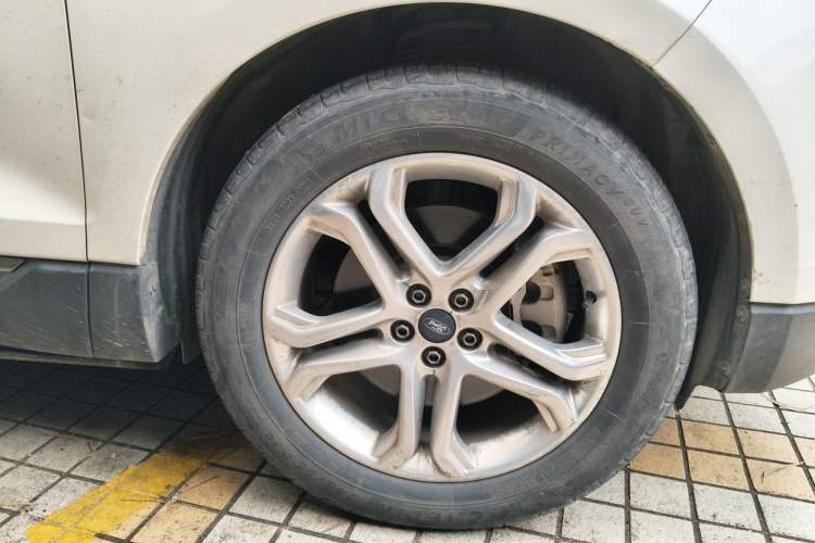 Used Ford Edge 2015 2.0T GTDi 4x4 High-Grade Model Right Front Wheel Hub
