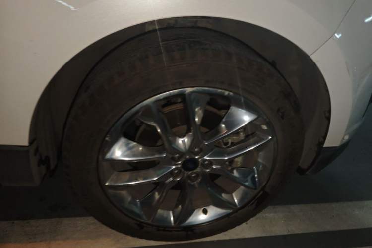 Used Ford Edge 2015 2.0T GTDi Four-Wheel Drive Prestige Model Right Front Wheel Hub