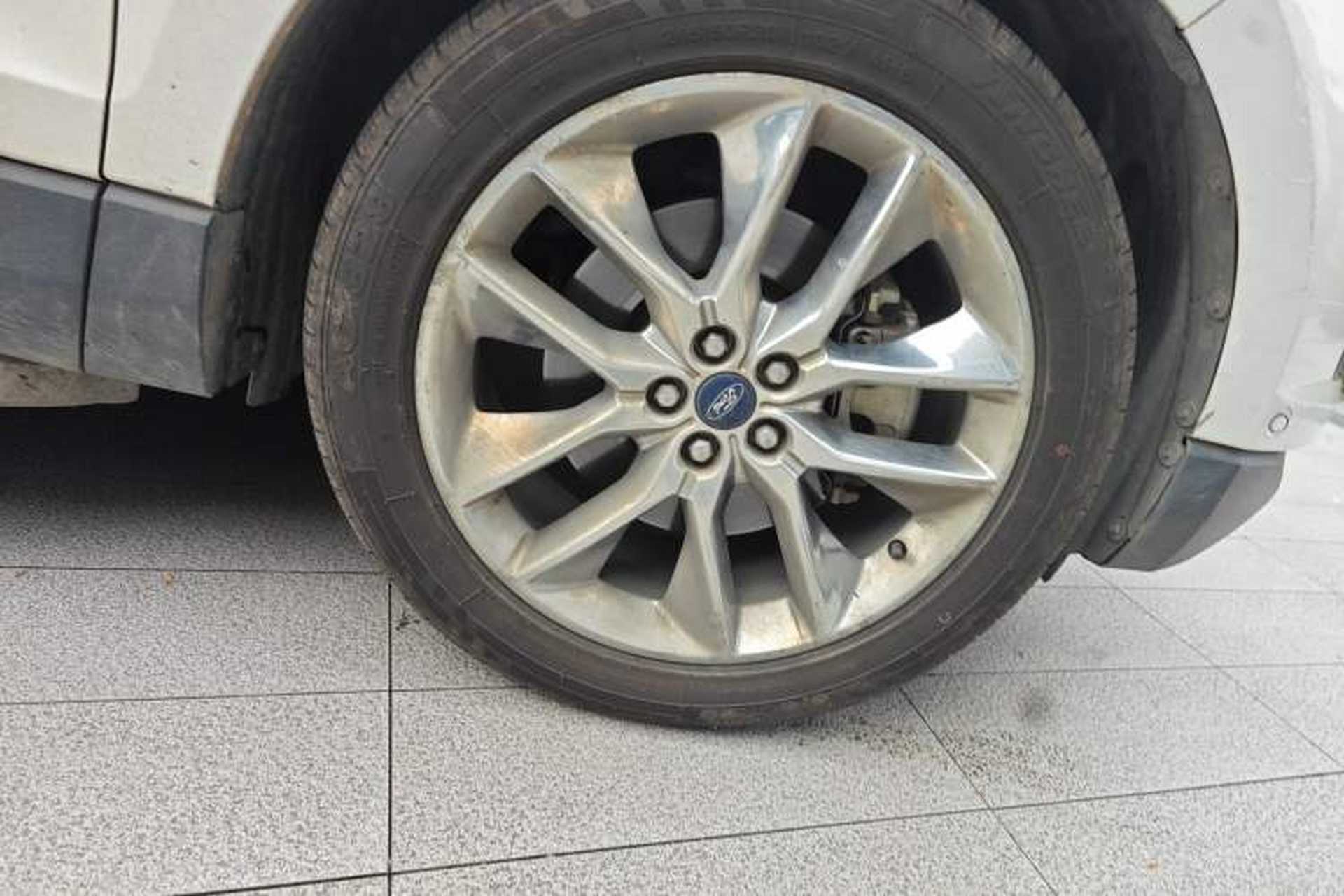Used Ford Edge 2015 2.0T GTDi Four-Wheel Drive Prestige Model Right Front Wheel Hub