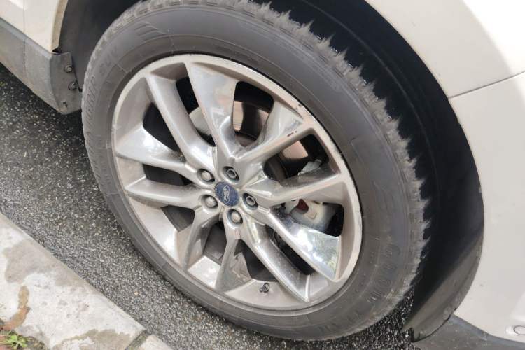 Used Ford Edge 2015 2.0T GTDi Four-Wheel Drive Prestige Model Right Front Wheel Hub