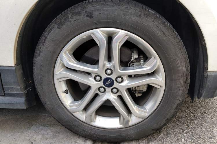 Used Ford Edge 2015 2.0T GTDi 4x4 High-Grade Model Right Front Wheel Hub