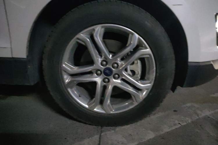 Used Ford Edge 2015 2.0T GTDi 4x4 High-Grade Model Right Front Wheel Hub