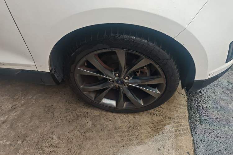 Used Ford Edge 2015 2.0T GTDi Four-Wheel Drive Prestige Model Right Front Wheel Hub