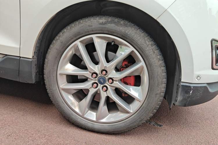 Used Ford Edge 2015 2.7T GTDi 4x4 Prestige 7-Seater Right Front Wheel Hub