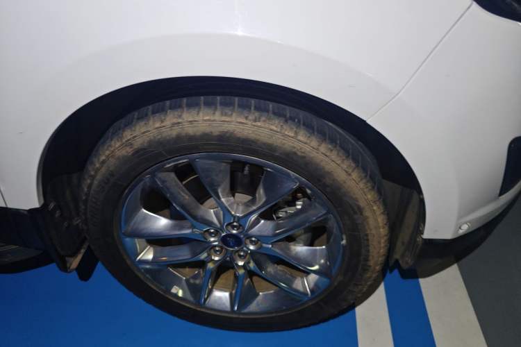 Used Ford Edge 2015 2.0T GTDi Four-Wheel Drive Prestige Model Right Front Wheel Hub