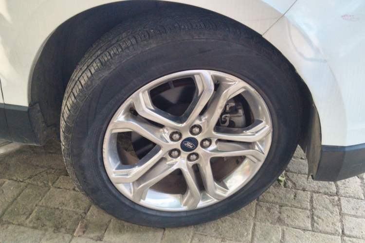 Used Ford Edge 2015 2.0T GTDi Two-Wheel-Drive High-Line Version Right Front Wheel Hub