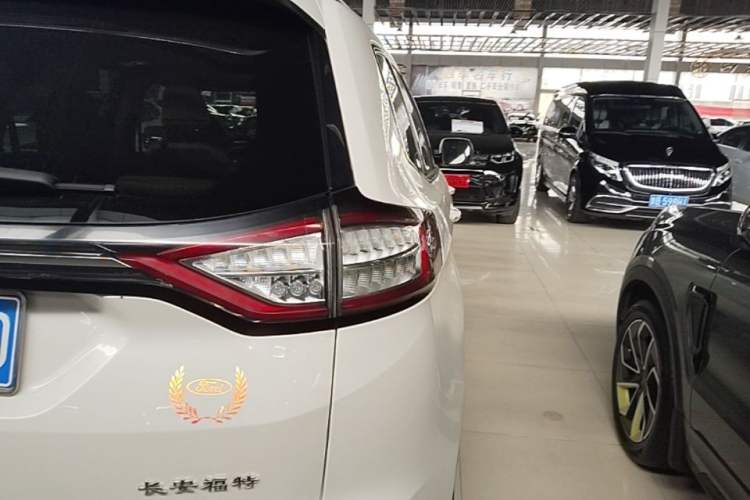 Used Ford Edge 2015 2.0T GTDi 4x4 High-Grade Model Right Rear Taillight