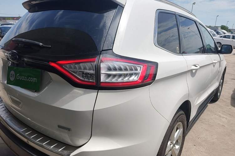 Used Ford Edge 2015 2.0T GTDi Two-Wheel-Drive Elite Edition Right Rear Taillight