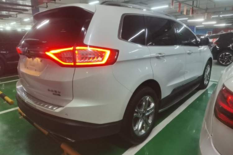 Used Ford Edge 2015 2.0T GTDi 4x4 High-Grade Model Right Rear Taillight