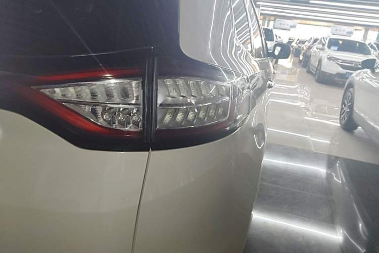 Used Ford Edge 2015 2.0T GTDi 4x4 High-Grade Model Right Rear Taillight