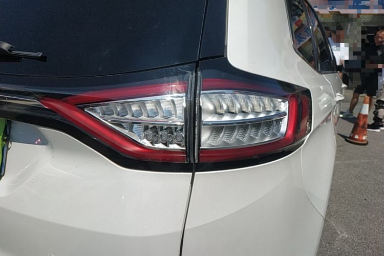 Used Ford Edge 2015 2.0T GTDi Four-Wheel Drive Prestige Model Right Rear Taillight
