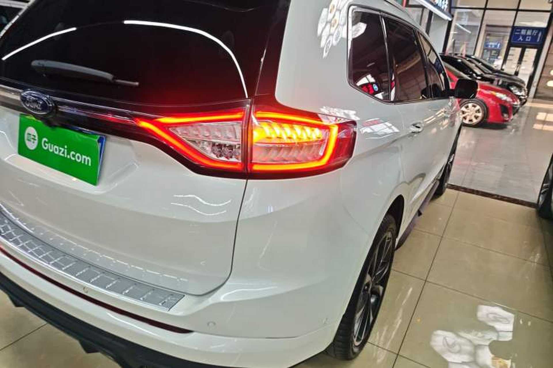 Used Ford Edge 2015 2.7T GTDi 4x4 Sporty 7-Seater Right Rear Taillight