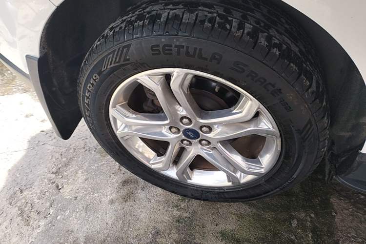 Used Ford Edge 2015 2.0T GTDi Two-Wheel-Drive High-Line Version Right Rear Wheel Hub