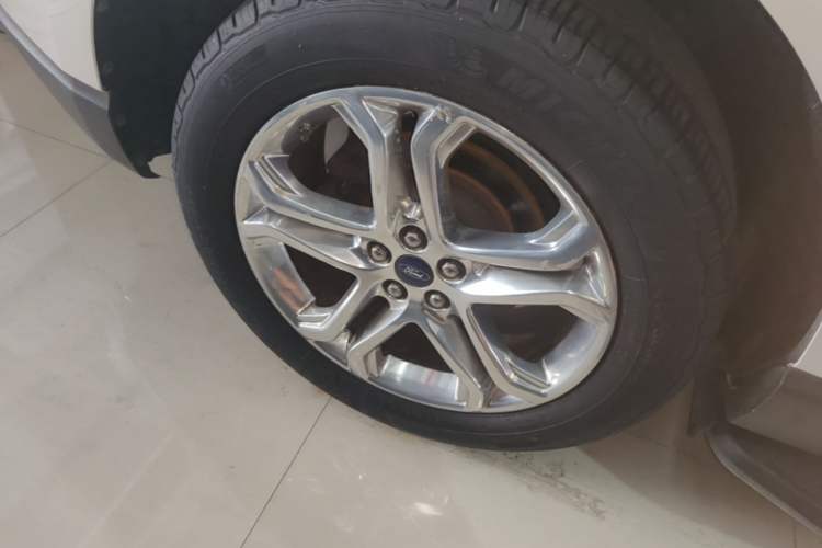 Used Ford Edge 2015 2.0T GTDi Two-Wheel-Drive High-Line Version Right Rear Wheel Hub