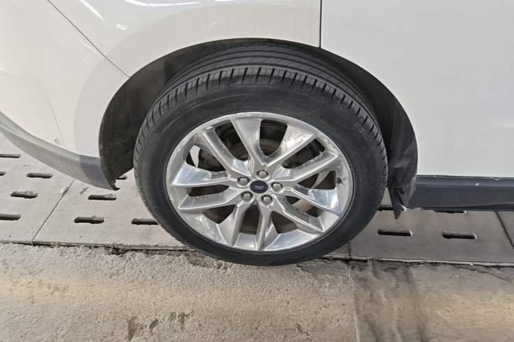 Used Ford Edge 2015 2.0T GTDi Four-Wheel Drive Prestige Model Right Rear Wheel Hub