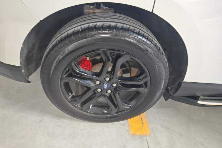 Used Ford Edge 2015 2.0T GTDi Two-Wheel-Drive High-Line Version Right Rear Wheel Hub