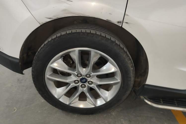 Used Ford Edge 2015 2.0T GTDi Four-Wheel Drive Prestige Model Right Rear Wheel Hub