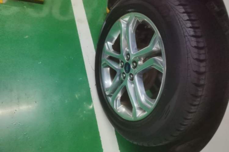 Used Ford Edge 2015 2.0T GTDi 4x4 High-Grade Model Right Rear Wheel Hub