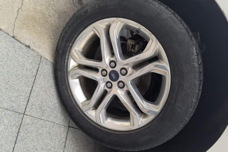 Used Ford Edge 2015 2.0T GTDi Two-Wheel-Drive High-Line Version Right Rear Wheel Hub