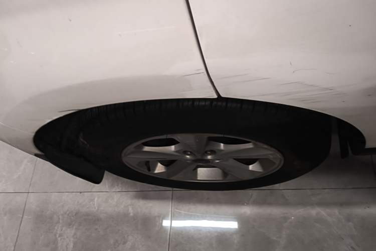 Used Ford Edge 2015 2.0T GTDi Two-Wheel-Drive Elite Edition Right Rear Wheel Hub