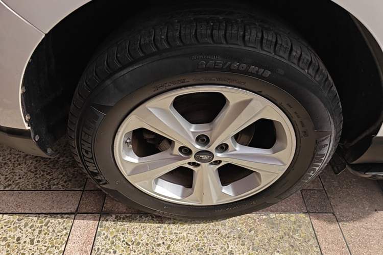 Used Ford Edge 2015 2.0T GTDi Two-Wheel-Drive Elite Edition Right Rear Wheel Hub