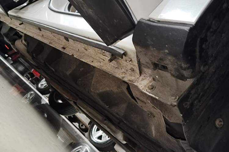 Used Ford Edge 2015 2.0T GTDi 4x4 High-Grade Model Right Side Sill