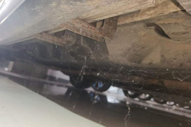 Used Ford Edge 2015 2.0T GTDi Two-Wheel-Drive High-Line Version Right Side Sill