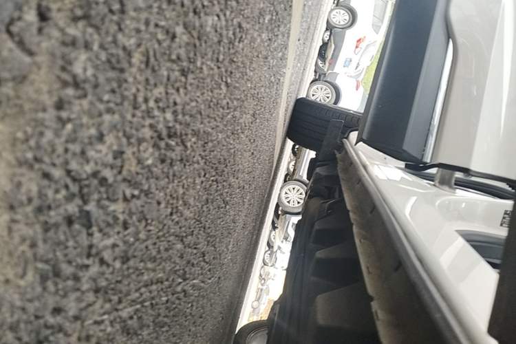 Used Ford Edge 2015 2.0T GTDi Four-Wheel Drive Prestige Model Right Side Sill