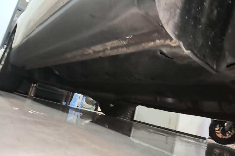 Used Ford Edge 2015 2.0T GTDi Two-Wheel-Drive Elite Edition Right Side Sill