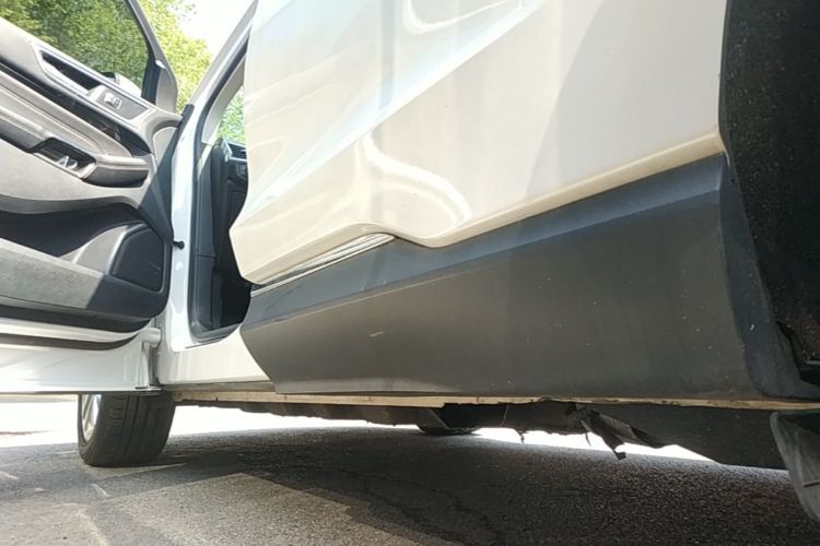 Used Ford Edge 2015 2.0T GTDi Four-Wheel Drive Prestige Model Right Side Sill