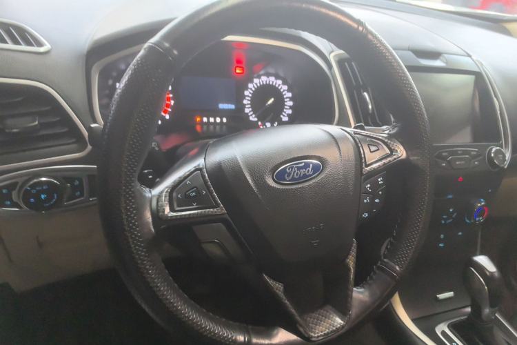 Used Ford Edge 2015 2.0T GTDi Two-Wheel-Drive Elite Edition Steering Wheel