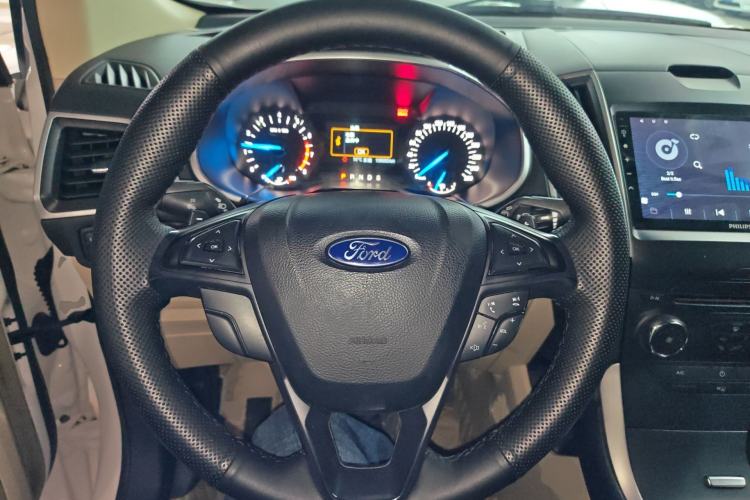 Used Ford Edge 2015 2.0T GTDi Two-Wheel-Drive Elite Edition Steering Wheel