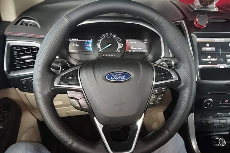 Used Ford Edge 2015 2.0T GTDi 4x4 High-Grade Model Steering Wheel