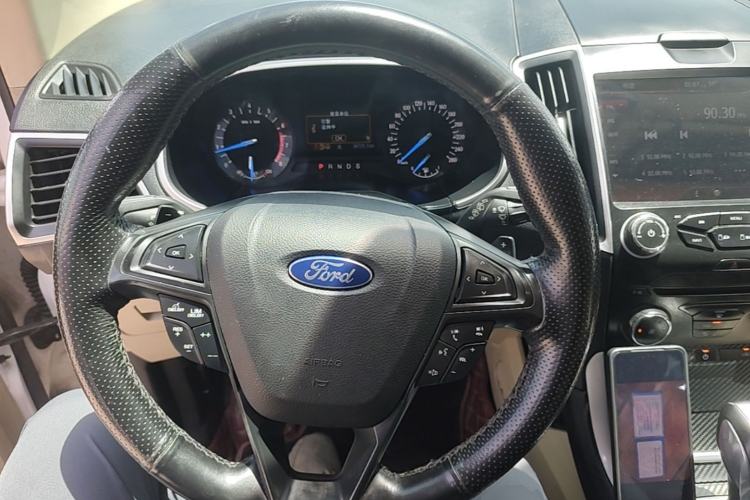 Used Ford Edge 2015 2.0T GTDi Two-Wheel-Drive Elite Edition Steering Wheel