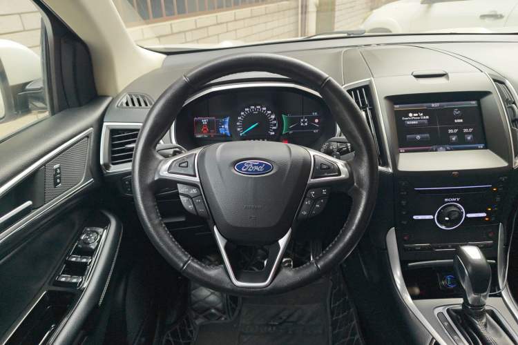 Used Ford Edge 2015 2.7T GTDi 4x4 Sporty 7-Seater Steering Wheel